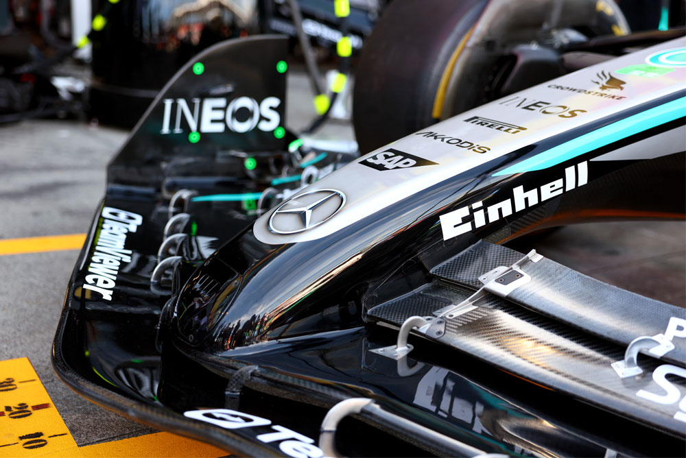 Formula 1 -kilpa-auto Einhell tuotemerkillä.